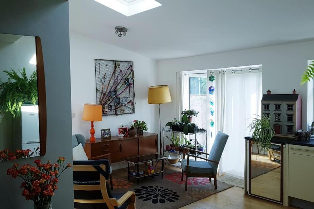 Ferienwohnung Comfortable Artistic House Welcomes You! Oxford Exterior foto